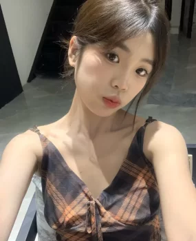 分享武侯区清纯小妹很多水穴紧粉嫩