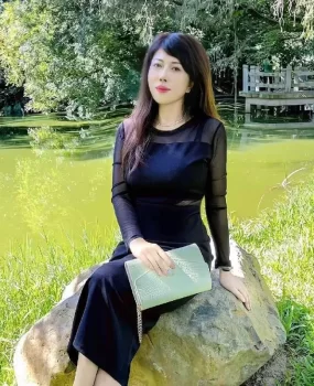 微微老师性感人妻