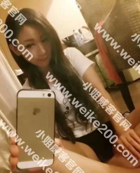 一个气质美女，看微信很不错但没验证过狼友可以问问