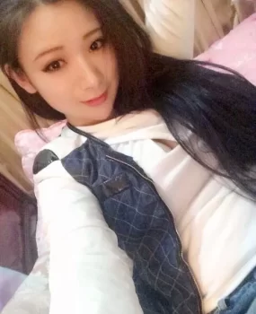 洁白素质丰满女