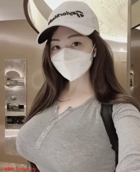 享受成熟骚妹儿服务，水多活好，让人飘飘欲仙