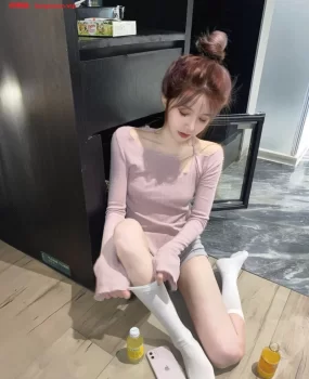 兼职学生妹爆奶双射爽翻天新奇体验