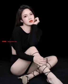 黑丝极品诱惑，纯电动小马达