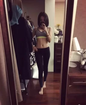 身材黄金比例的妹子 平常有健身的